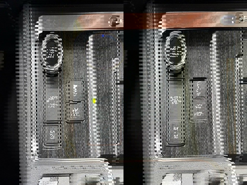 Used 2025 Lexus GX 550 w/ Accessory Package (2T) image 39