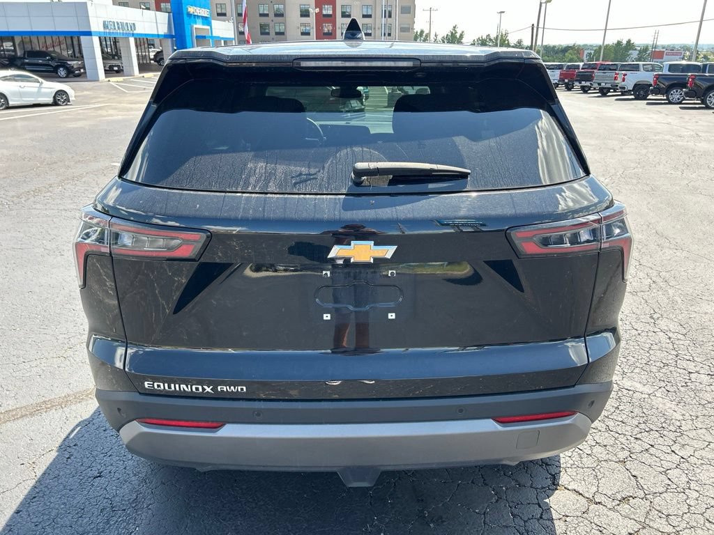 Used 2026 Chevrolet Equinox LT AWD/4WD image 6