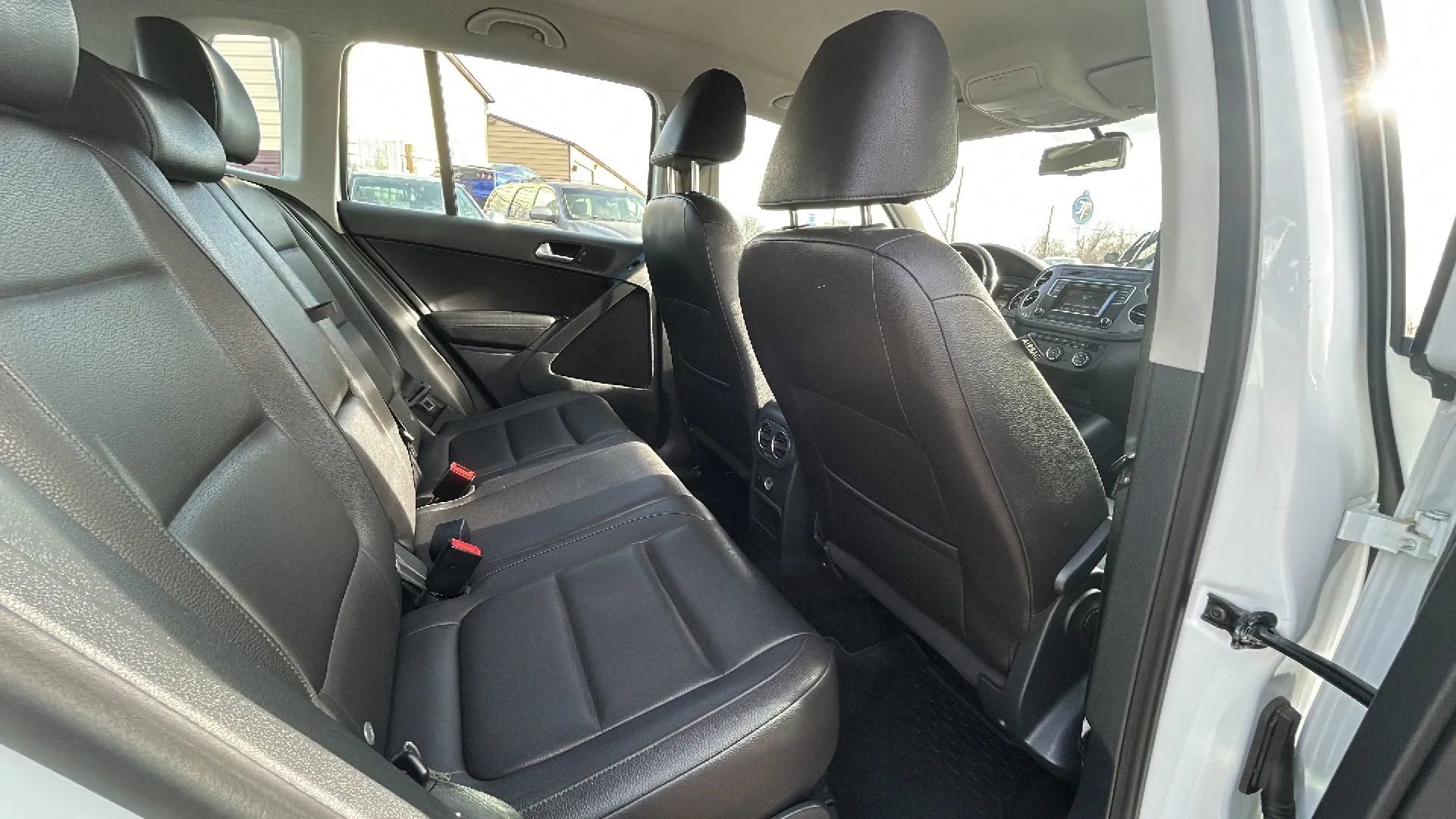 Used 2016 Volkswagen Tiguan SE image 49