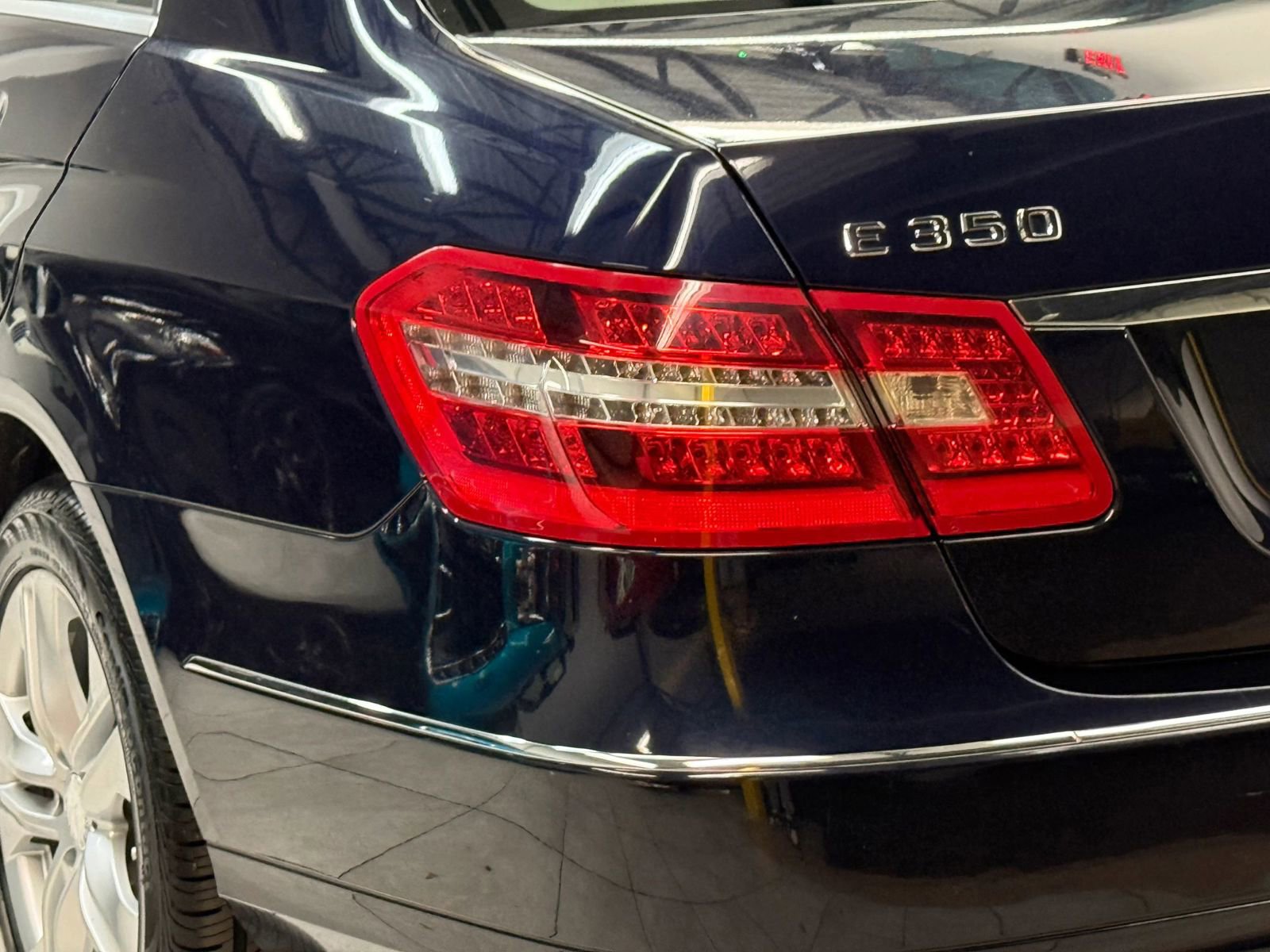 Used 2011 Mercedes-Benz E 350 4MATIC Sedan image 12