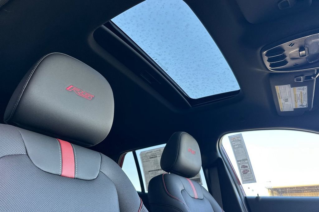 New 2026 Chevrolet Trax RS w/ Sunroof Package FWD image 18