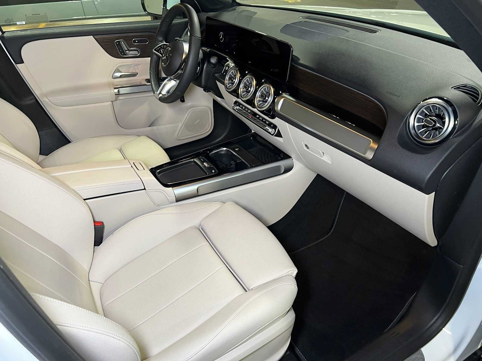 Certified 2026 Mercedes-Benz GLB 250 4MATIC image 11