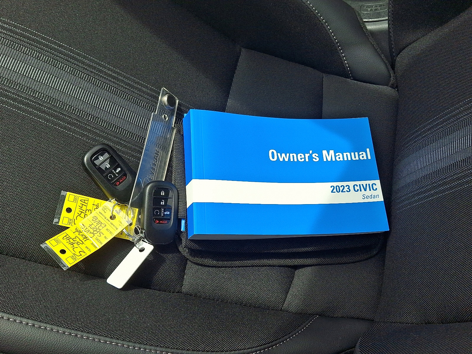 Used 2023 Honda Civic Sport image 3