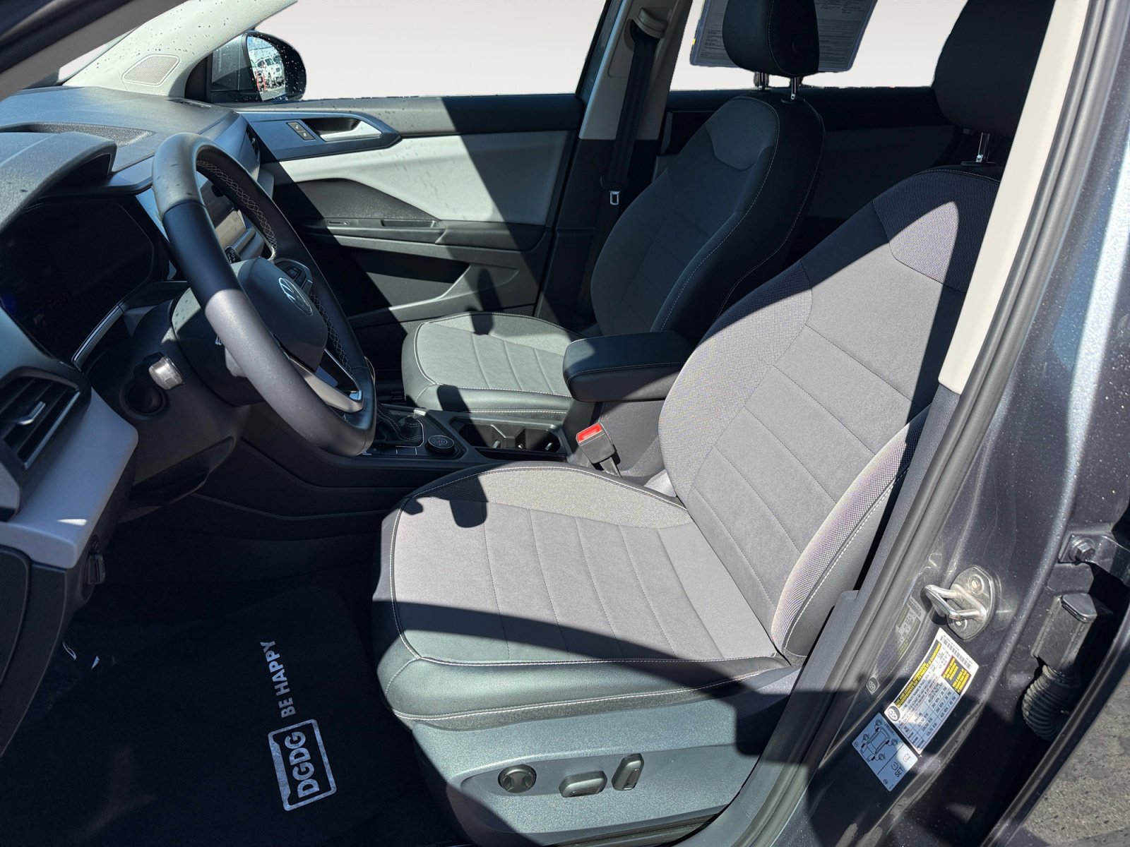 Used 2022 Volkswagen Taos SE image 10