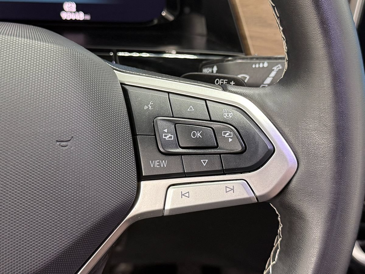 Used 2024 Volkswagen Atlas SE AWD/4WD image 18