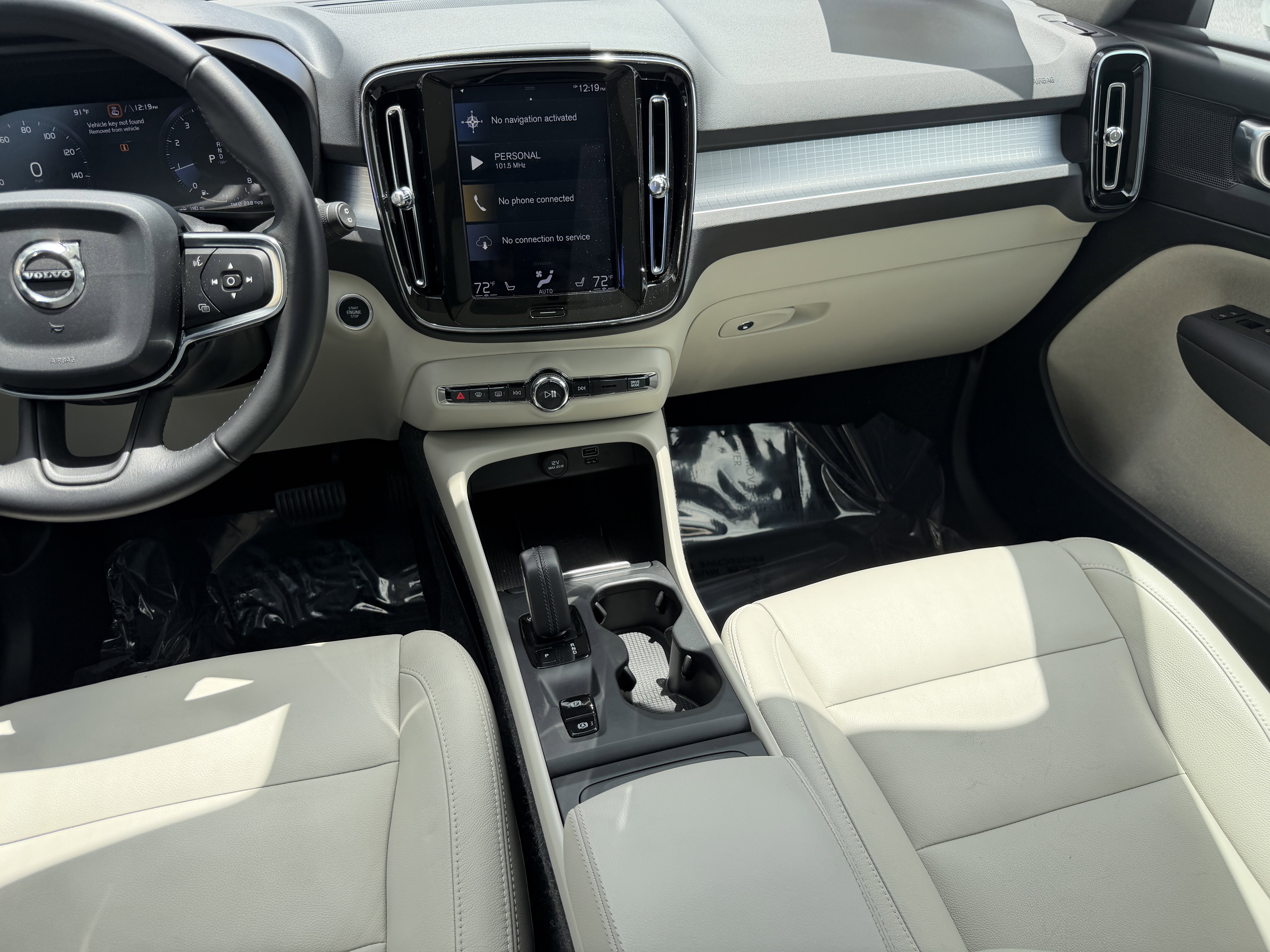 Used 2020 Volvo XC40 T4 Momentum FWD image 15