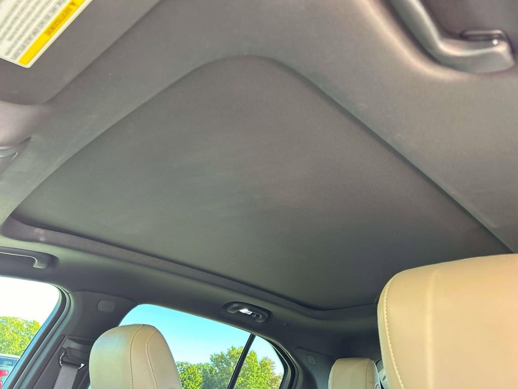 Certified 2024 Cadillac XT4 Luxury w/ Cold Weather Package image 28