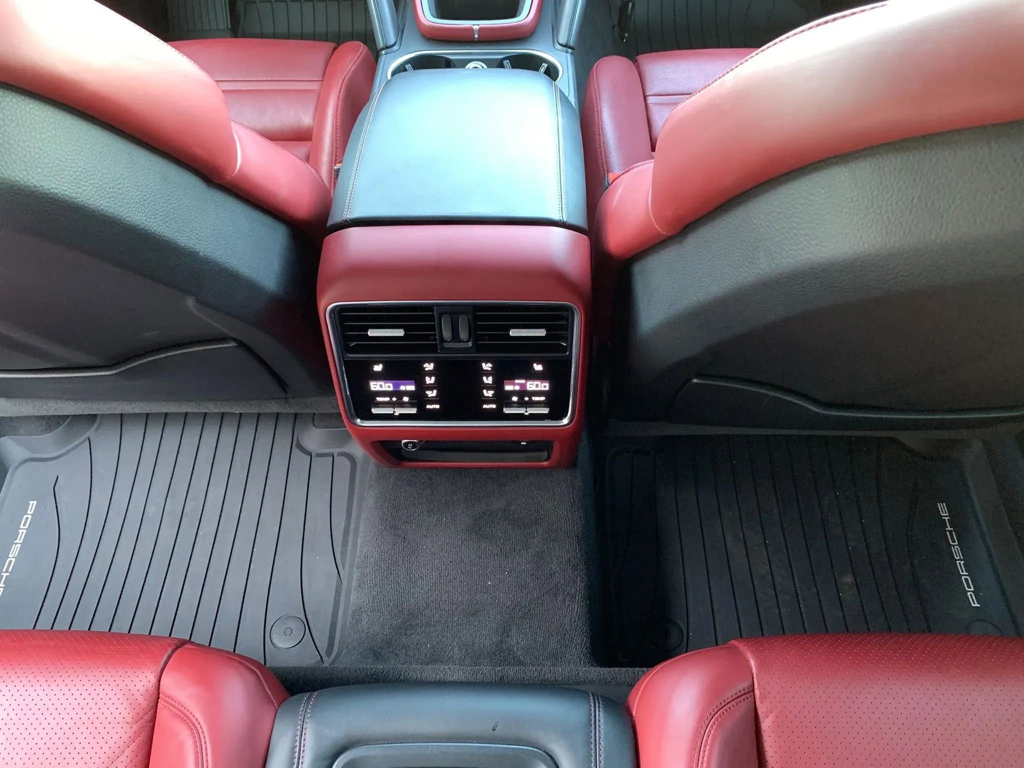 Used 2023 Porsche Cayenne GTS AWD/4WD image 18