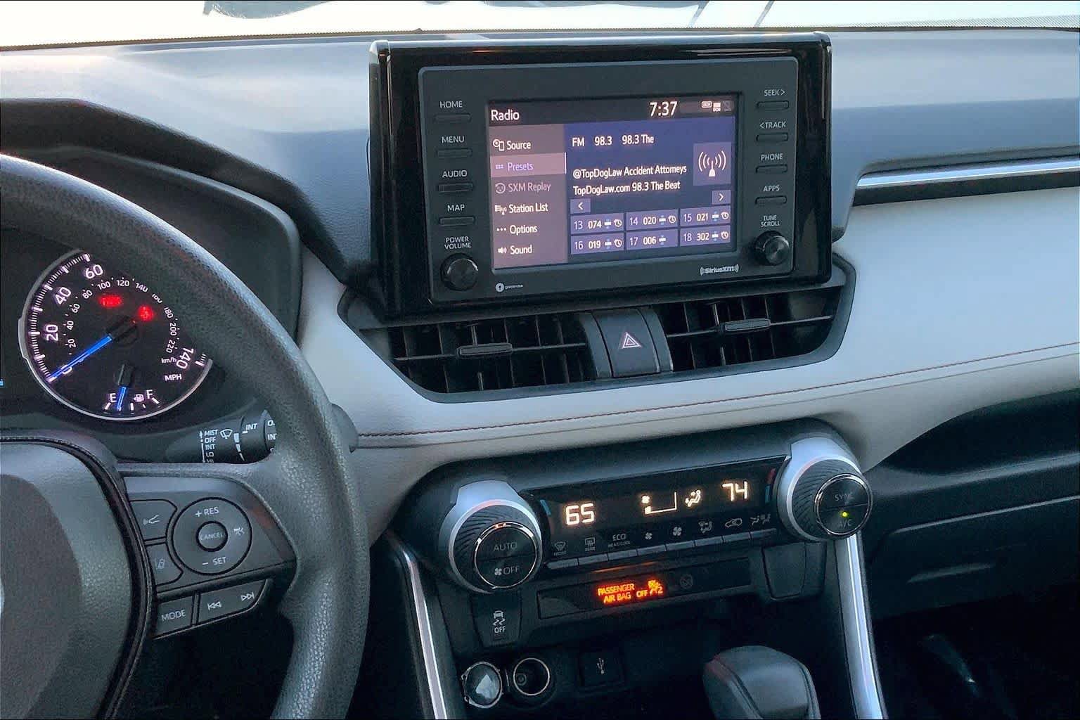 Used 2020 Toyota RAV4 XLE w/ Convenience Package image 7
