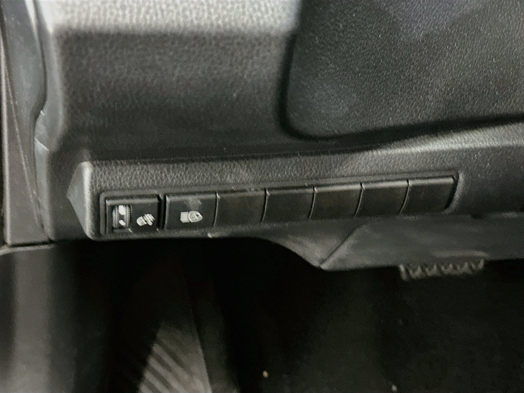Used 2025 Toyota Corolla LE FWD image 17