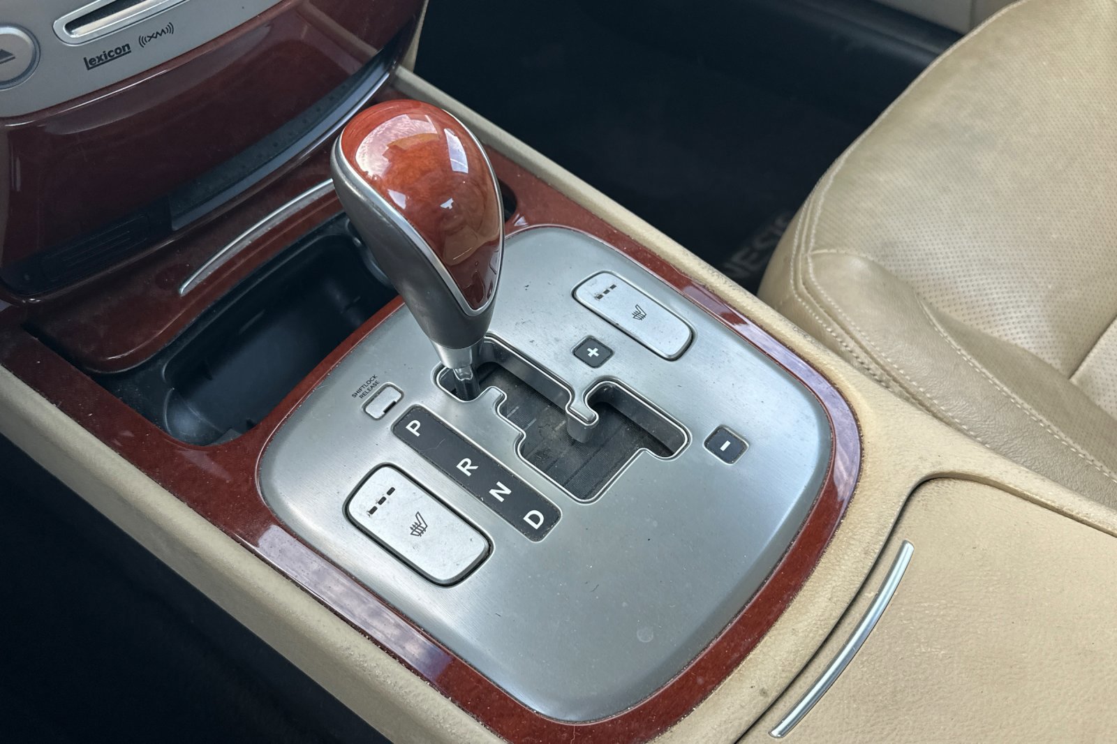 Used 2012 Hyundai Genesis 3.8 w/ Premium Pkg image 21