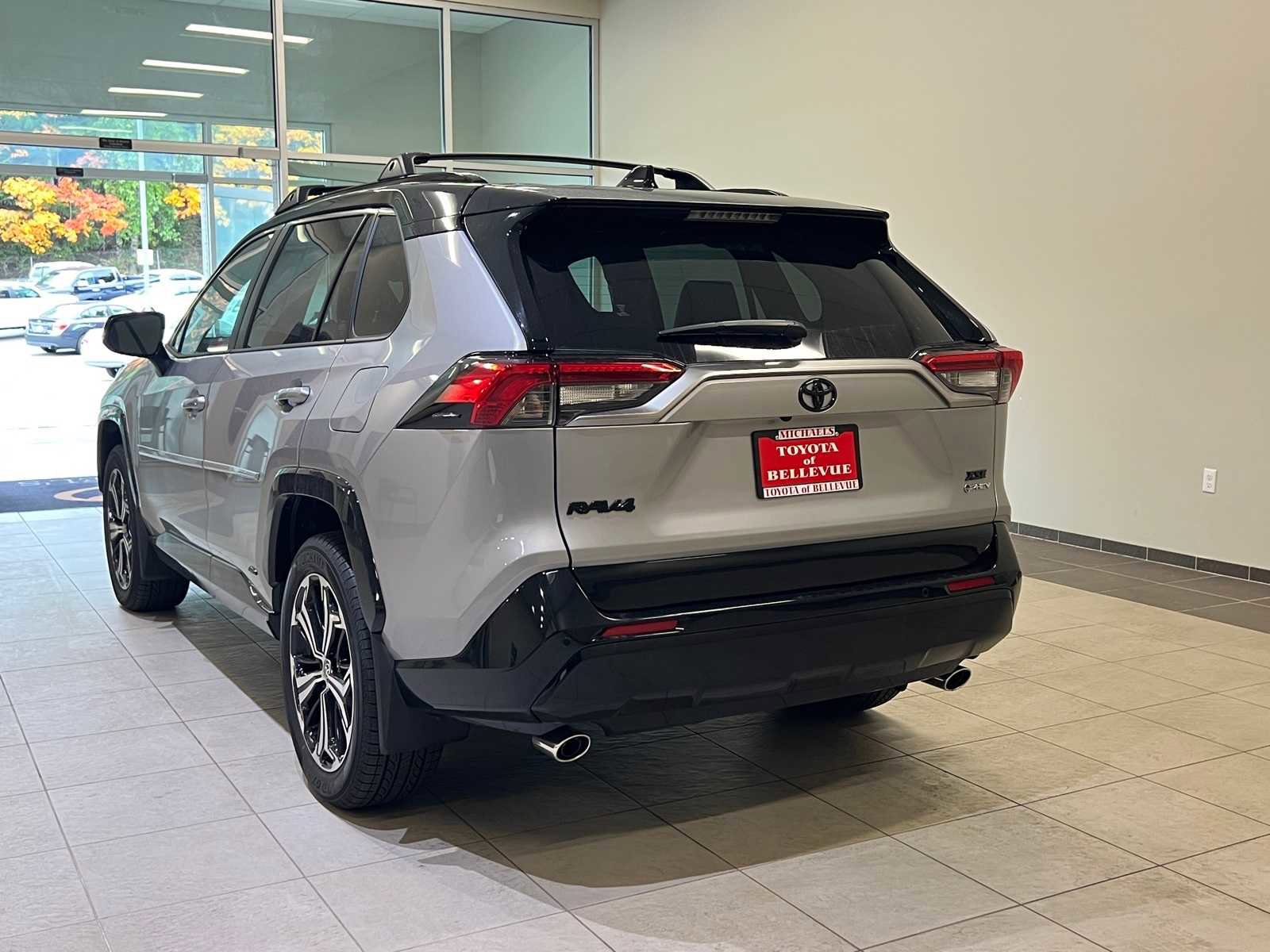 Certified 2025 Toyota RAV4 XSE image 4