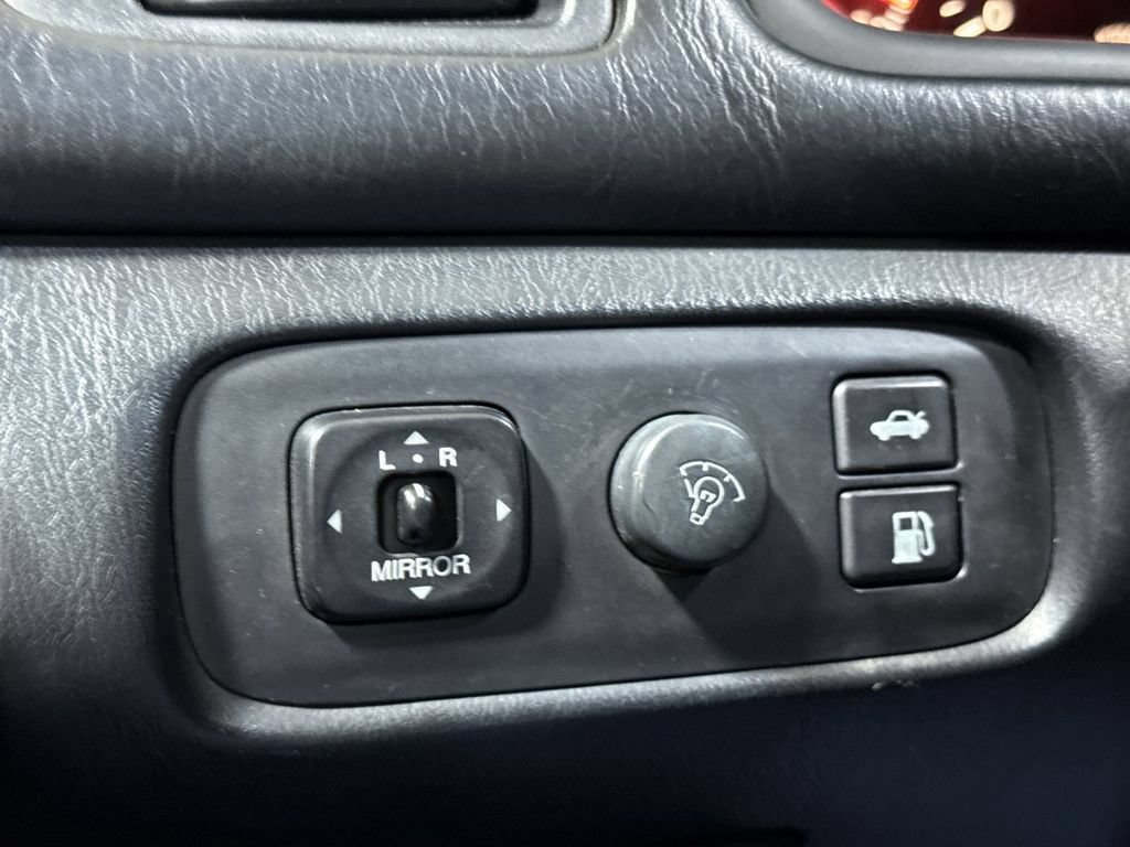 Used 2000 Lexus ES 330 FWD image 17