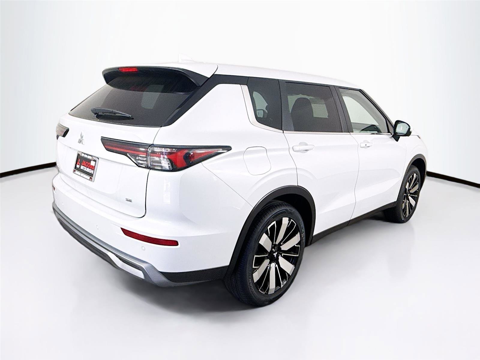 New 2026 Mitsubishi Outlander SE image 34