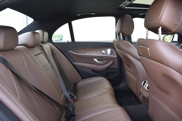 Used 2018 Mercedes-Benz E 400 4MATIC Sedan image 28