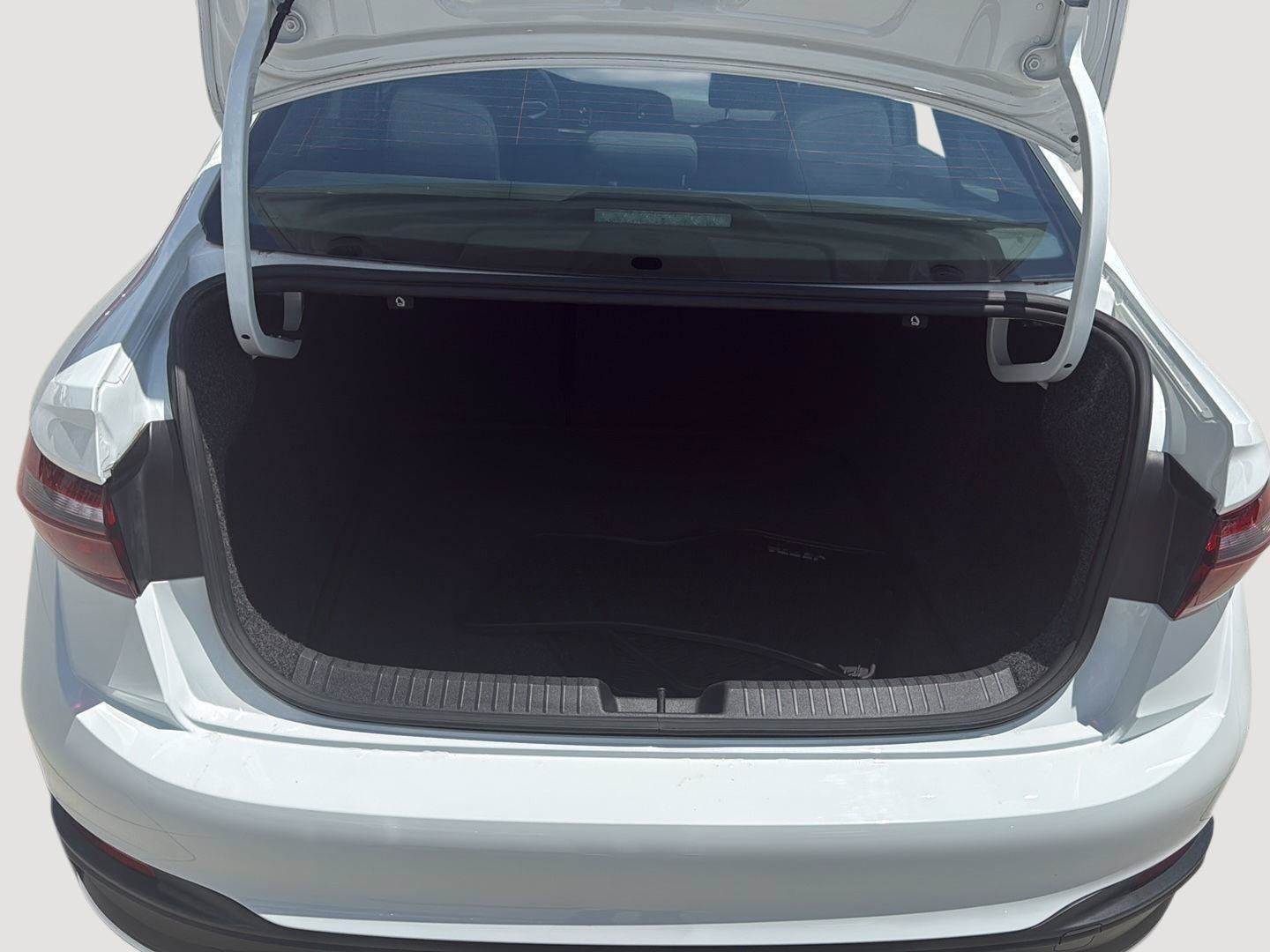 Used 2022 Volkswagen Jetta Sport FWD image 14