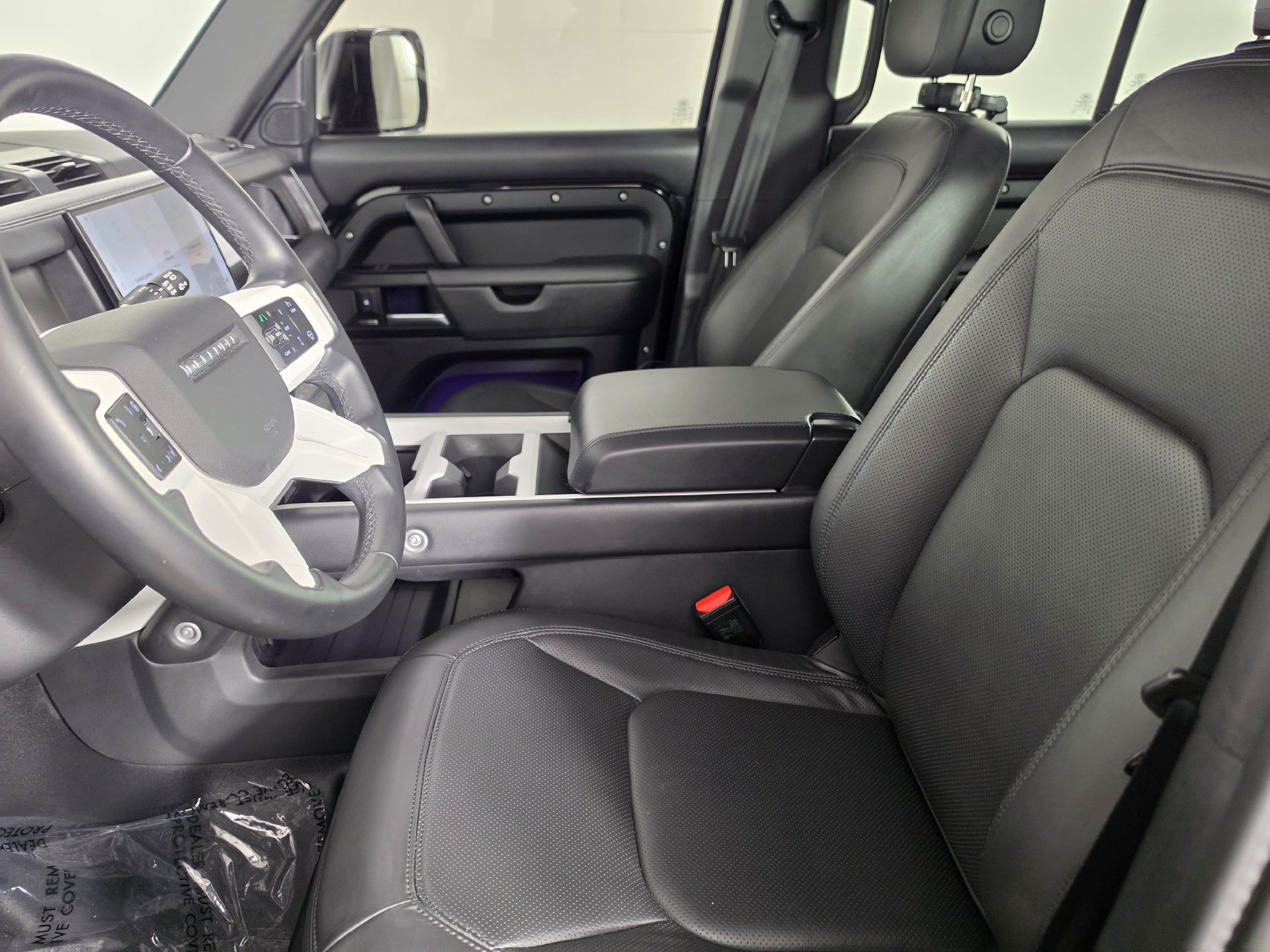 Used 2025 Land Rover Defender 130 X-Dynamic SE AWD/4WD image 3
