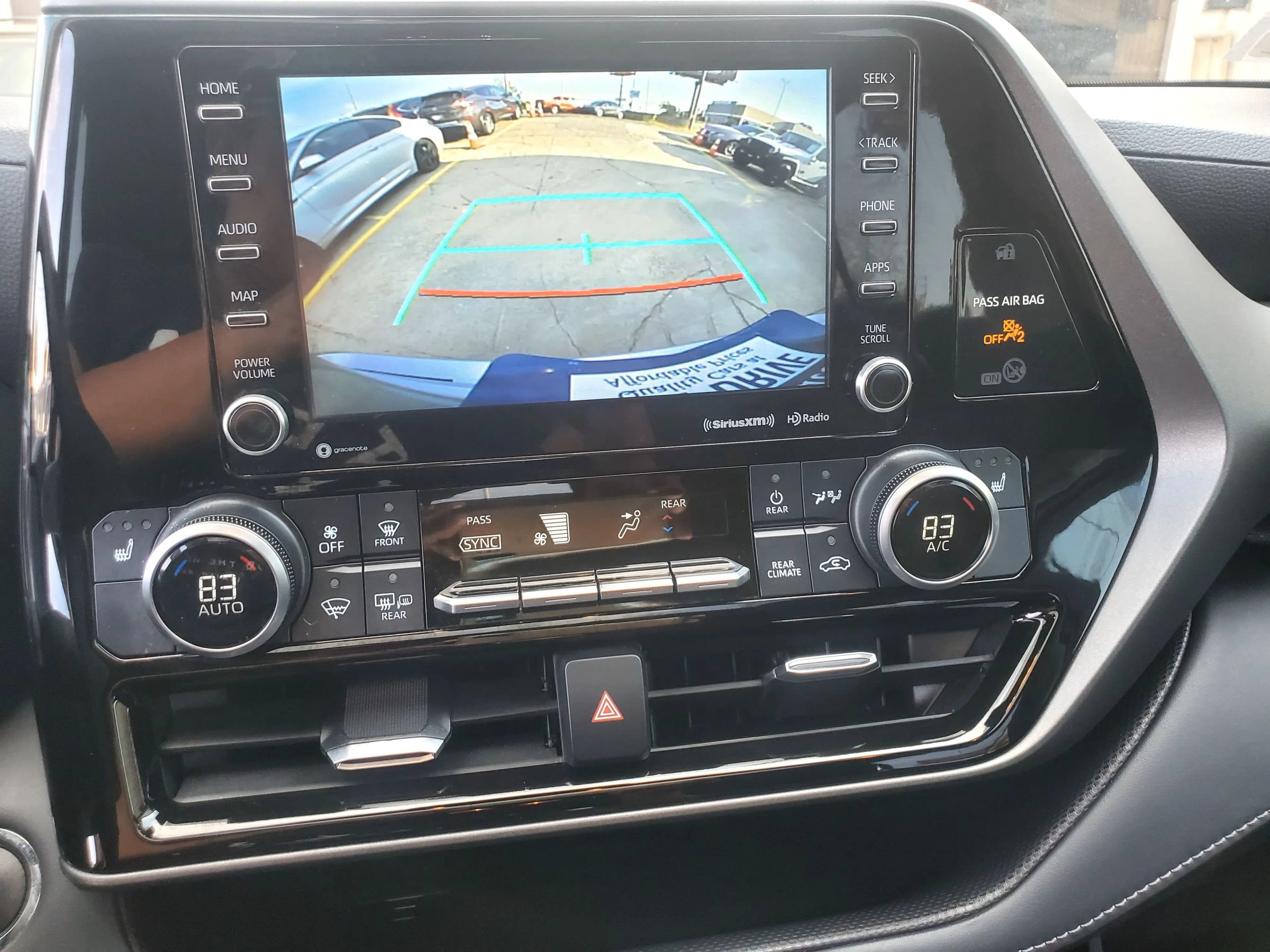Used 2022 Toyota Highlander XLE FWD image 64