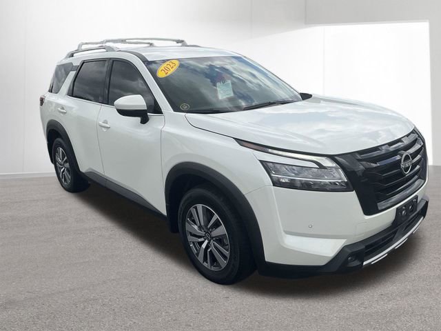 Used 2023 Nissan Pathfinder SL w/ Black Appearance Package AWD/4WD image 3