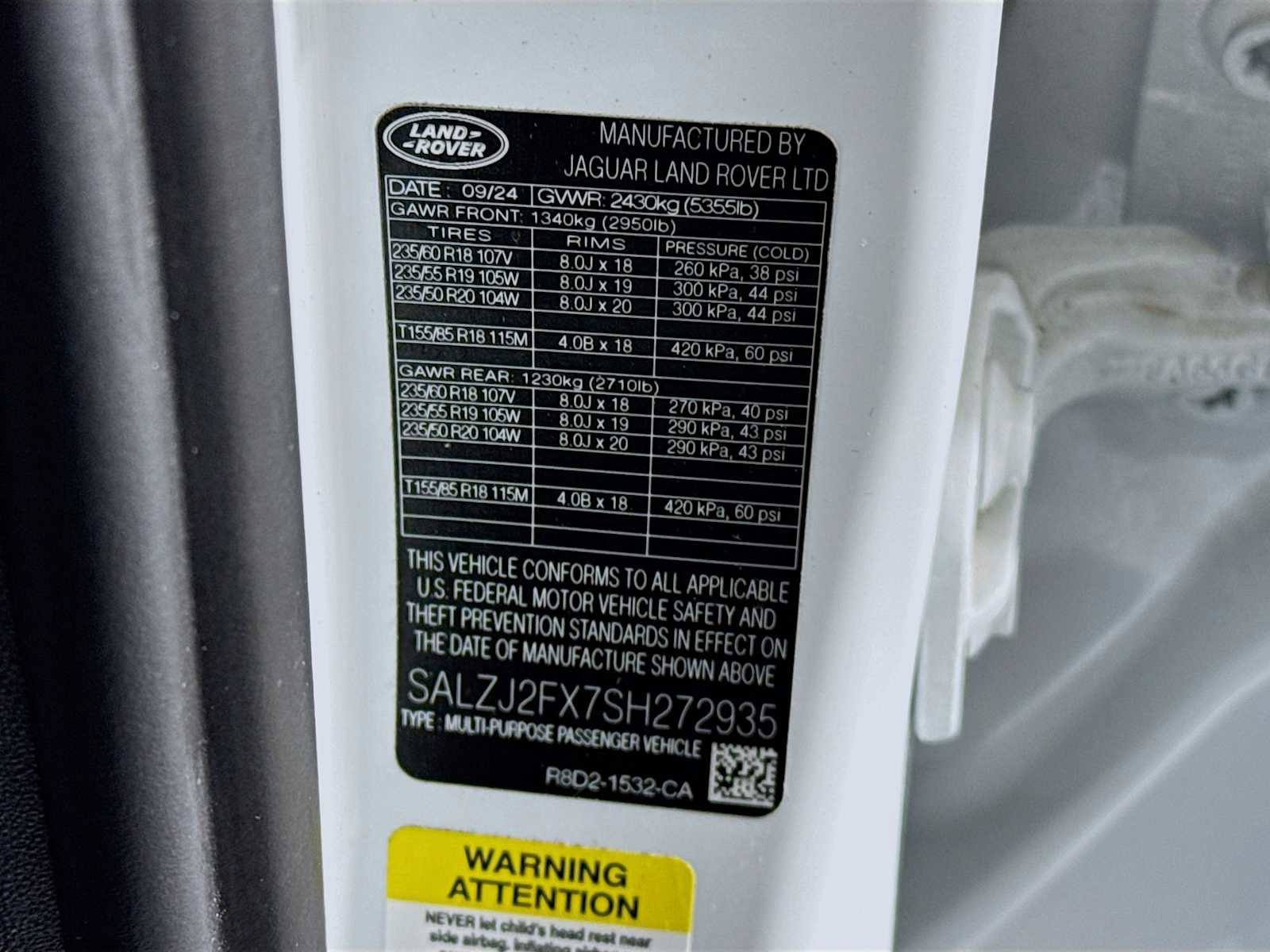 Used 2025 Land Rover Range Rover Evoque S image 31