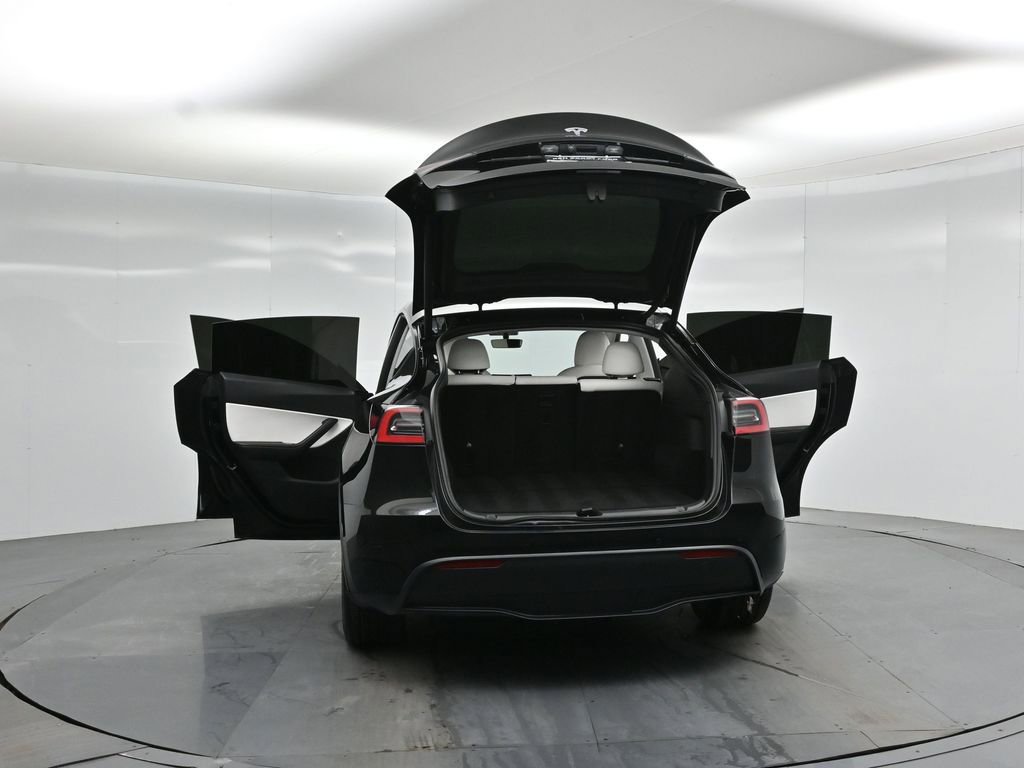 Used 2021 Tesla Model Y Long Range AWD/4WD image 25