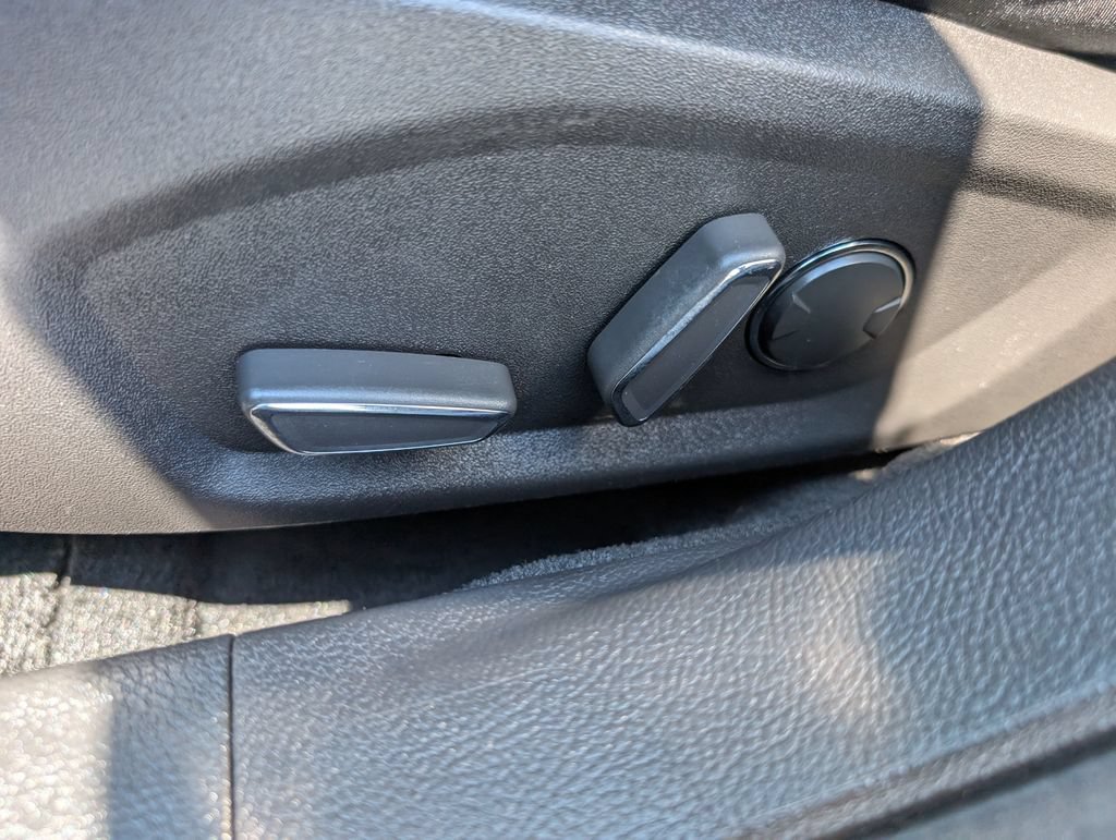 Used 2015 Ford Fusion SE w/ Equipment Group 201A FWD image 14