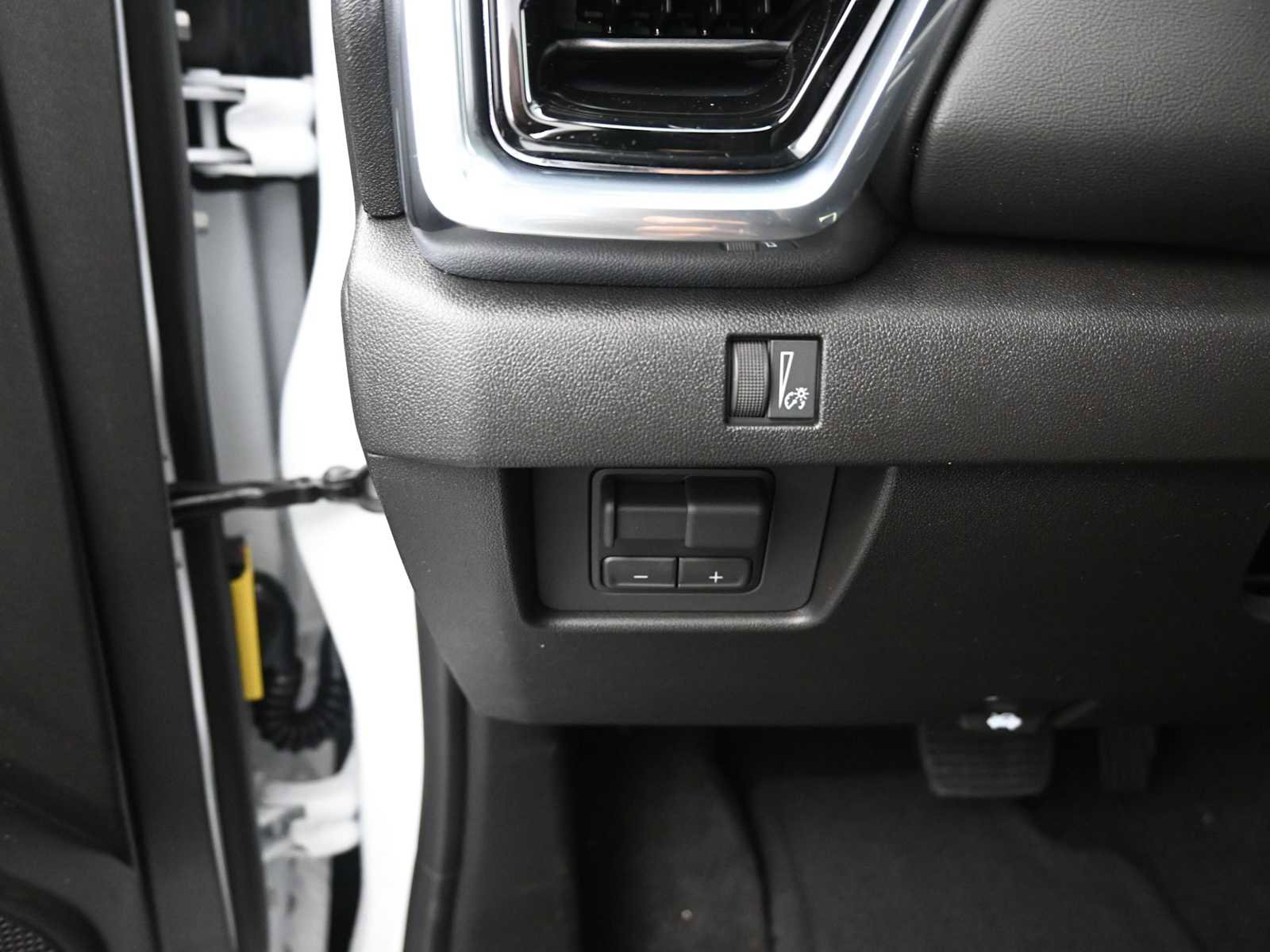 New 2026 GMC Canyon Elevation w/ Convenience Package image 11