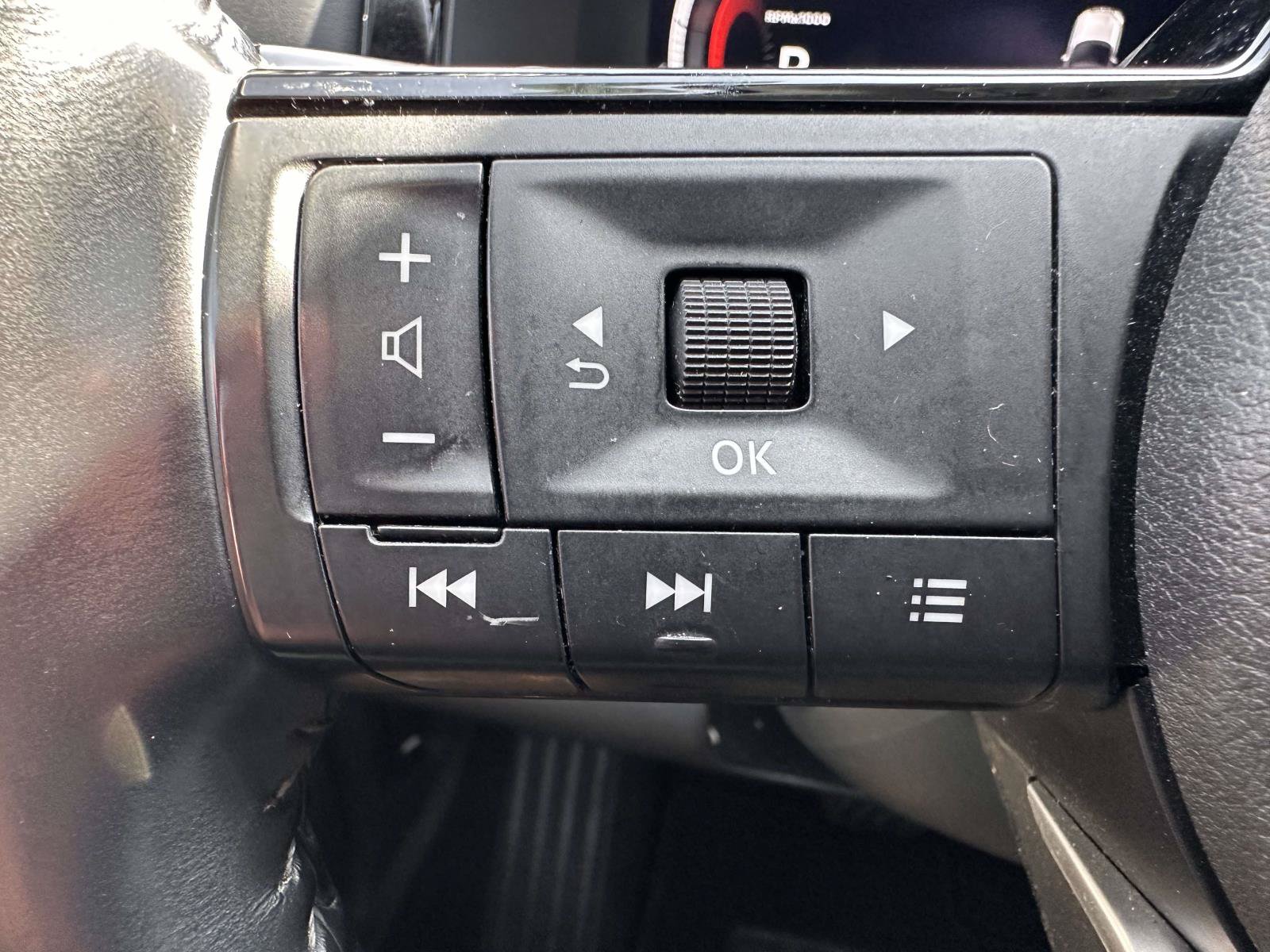 Used 2023 Nissan Pathfinder Platinum AWD/4WD image 20