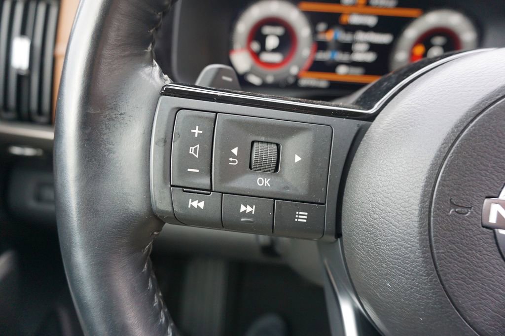 Used 2023 Nissan Pathfinder Platinum image 8