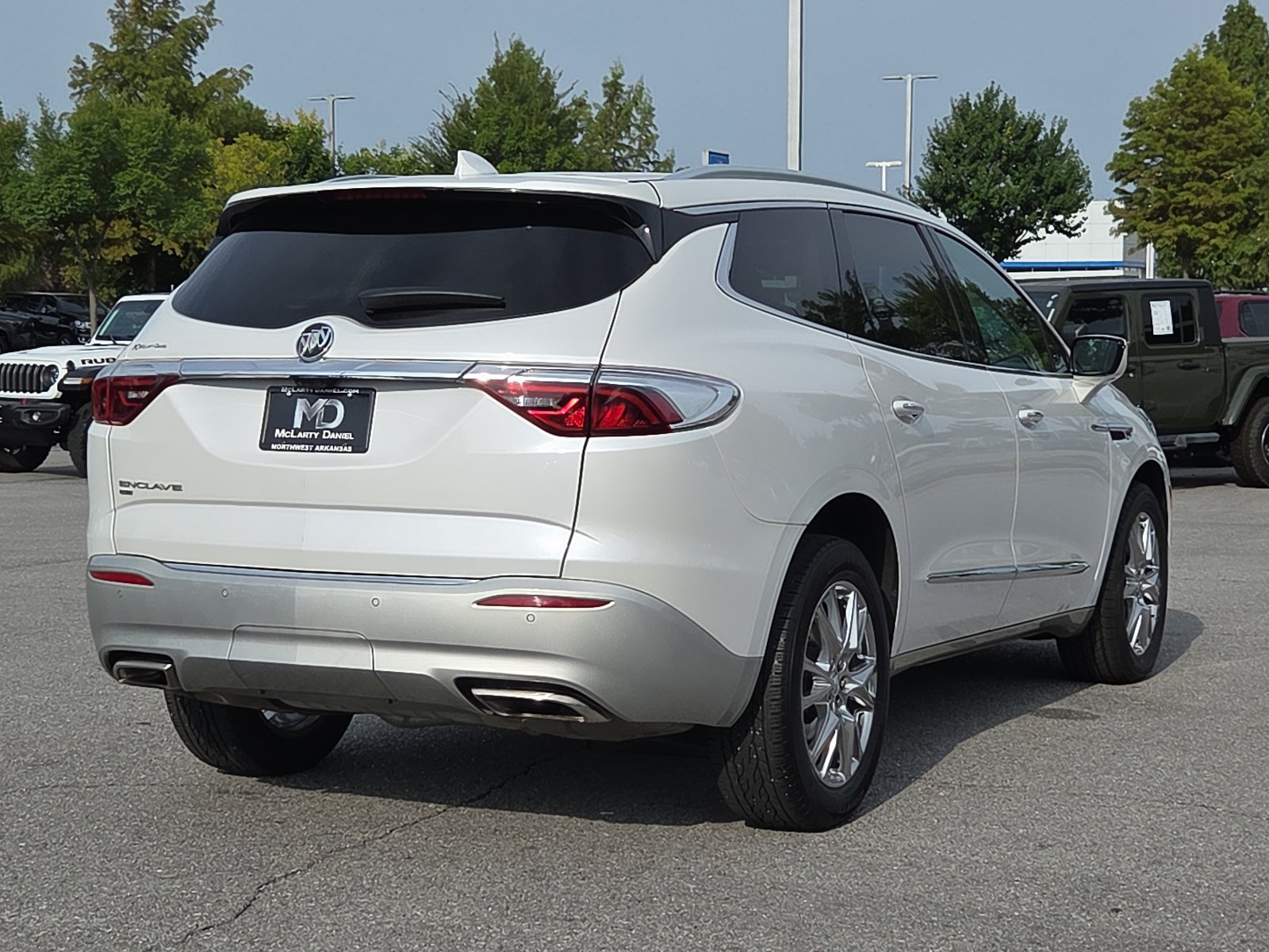 Used 2023 Buick Enclave Premium w/ Experience Buick Package AWD/4WD image 5