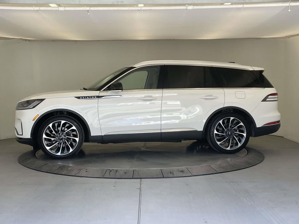 Used 2026 Lincoln Aviator Reserve image 2