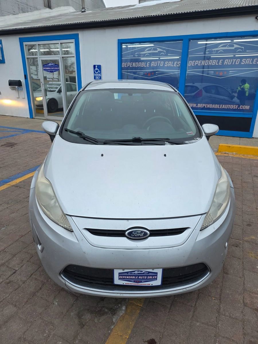 Used 2012 Ford Fiesta SES image 2