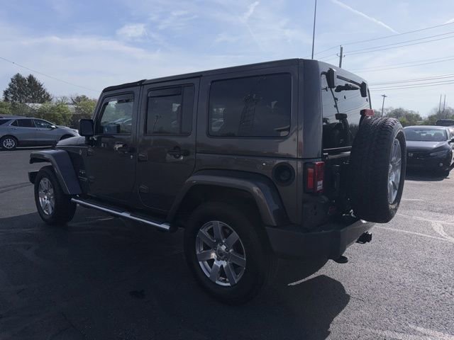 Used 2018 Jeep Wrangler Unlimited Sahara w/ Max Tow Package image 5
