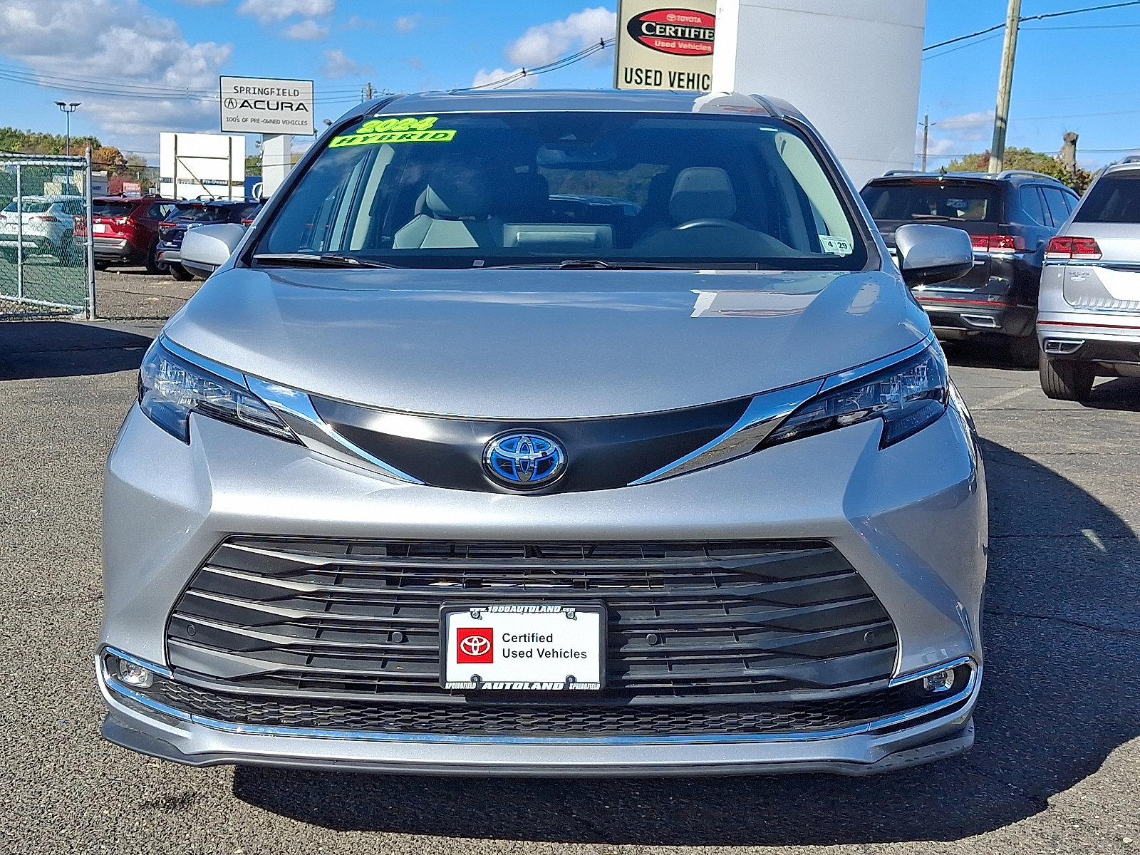 Certified 2024 Toyota Sienna XLE image 2