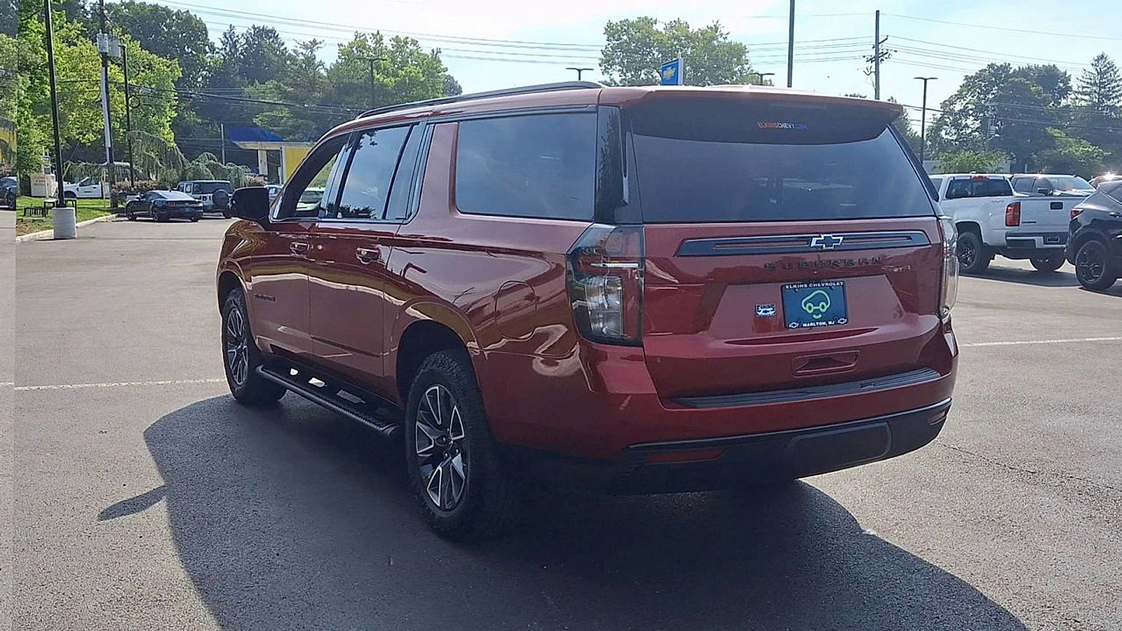 Certified 2024 Chevrolet Suburban Z71 w/ Luxury Package AWD/4WD image 9