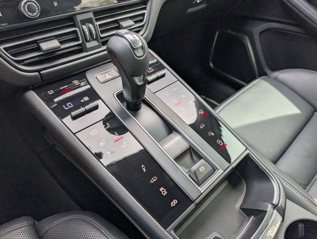 Certified 2022 Porsche Macan GTS image 15