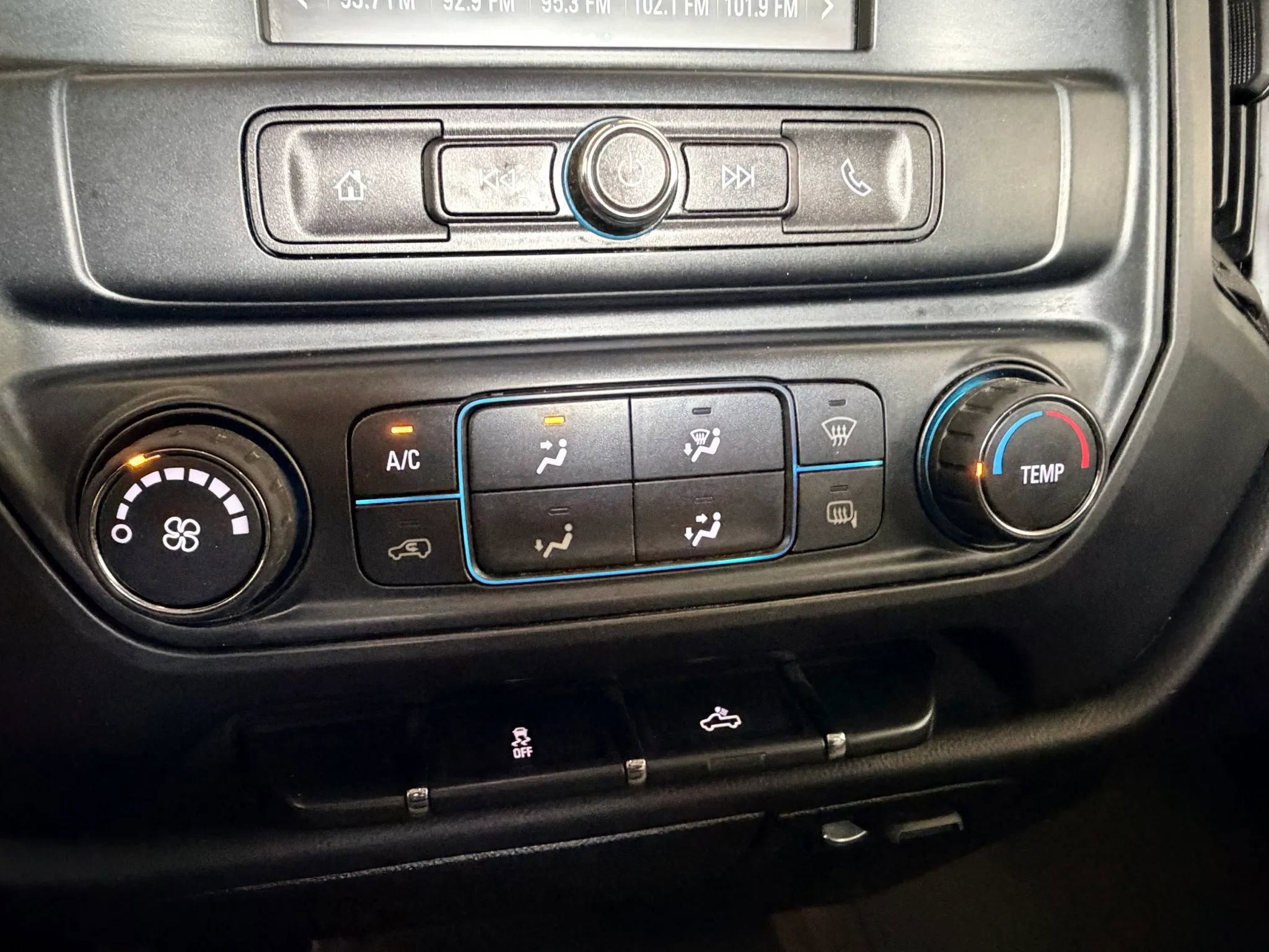 Used 2018 Chevrolet Silverado 1500 LS w/ Trailering Package AWD/4WD image 9
