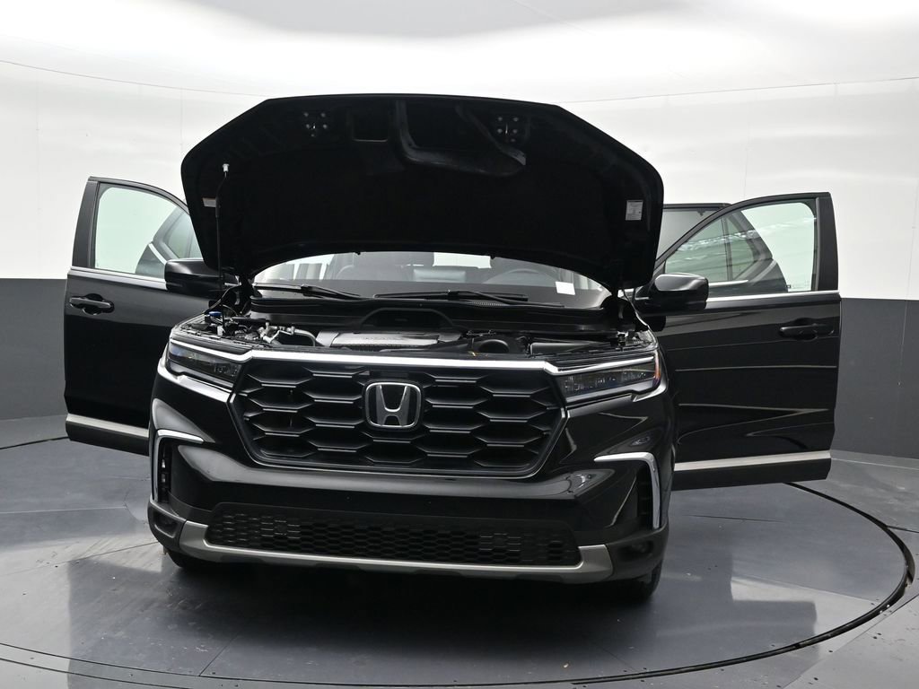 Used 2025 Honda Pilot EX-L image 32