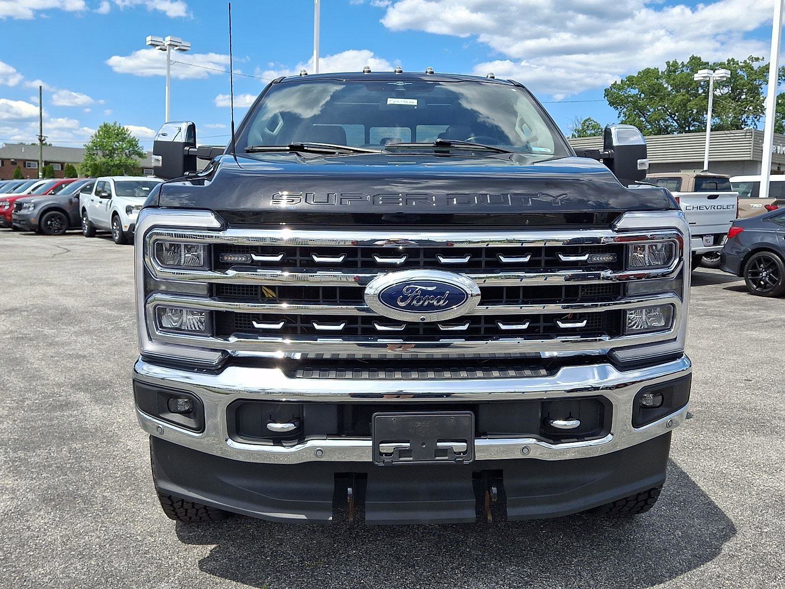 Used 2023 Ford F250 Lariat w/ Lariat Ultimate Package AWD/4WD image 2