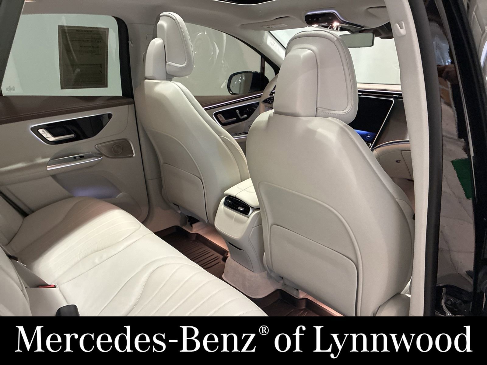 Used 2023 Mercedes-Benz EQE 500 4MATIC SUV image 31