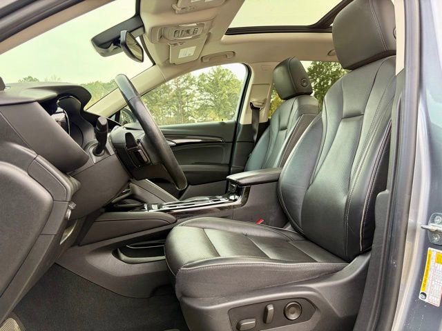Used 2021 Buick Envision Essence w/ Technology Package I FWD image 27