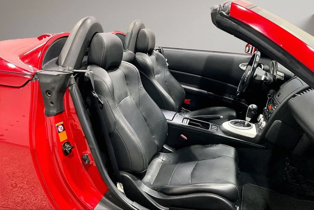 Used 2006 Nissan 350Z Touring RWD image 21