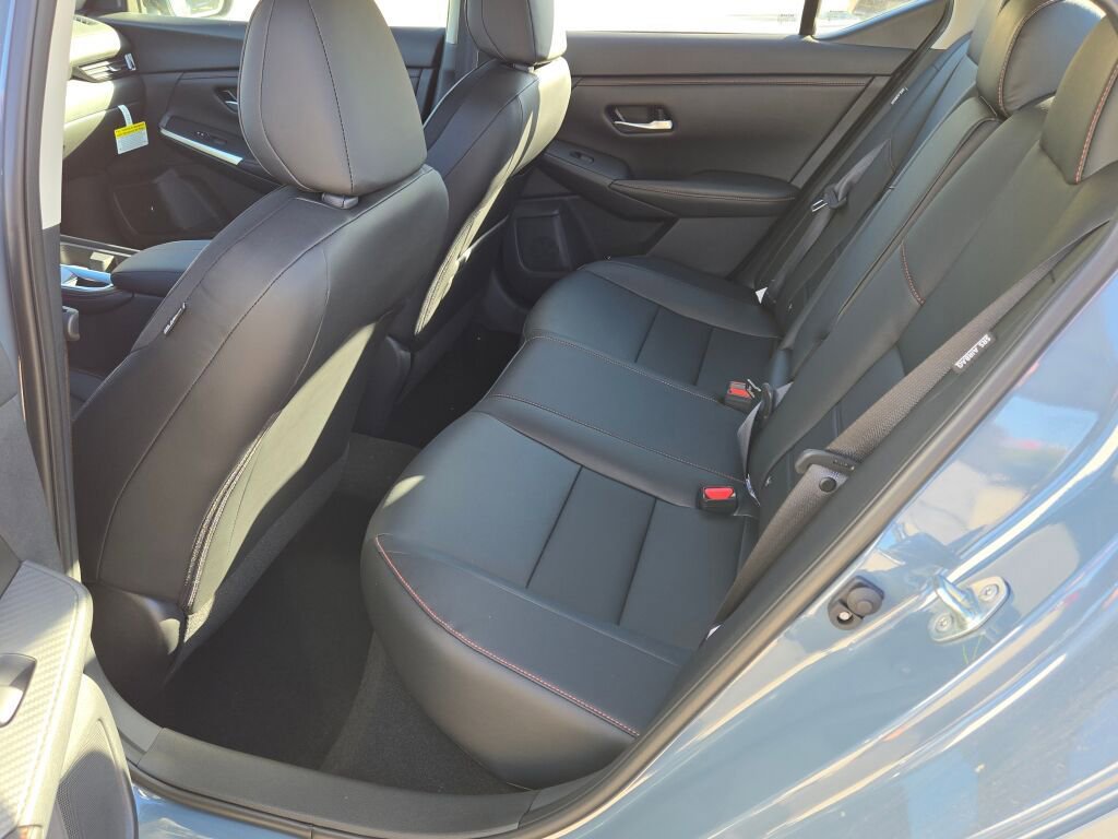 Used 2025 Nissan Sentra SR w/ SR Premium Package image 14