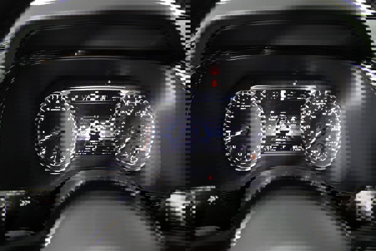 Used 2023 Nissan Pathfinder SL image 6