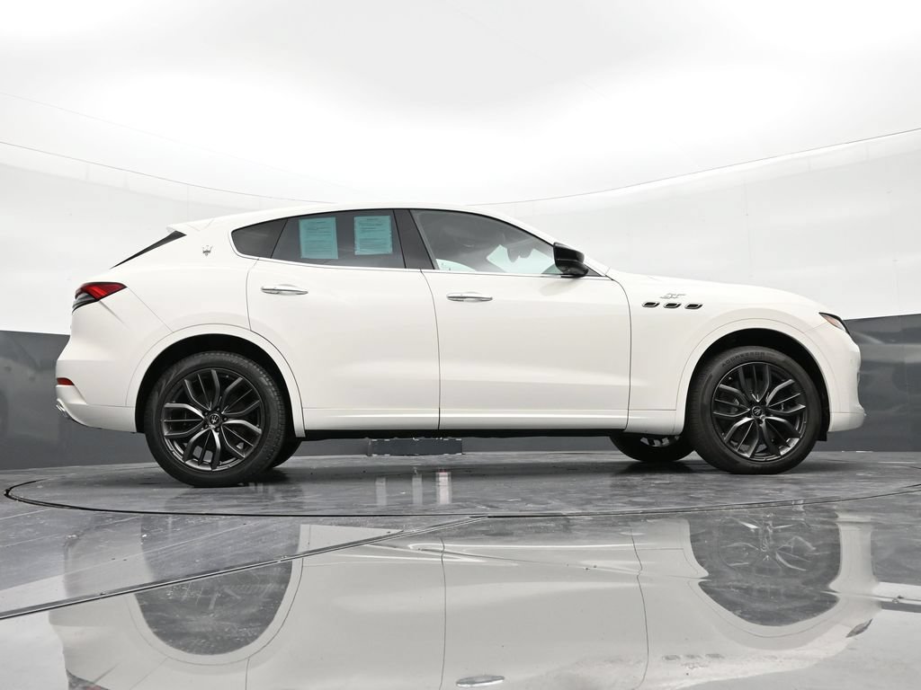 Used 2024 Maserati Levante GT Ultima AWD/4WD image 23