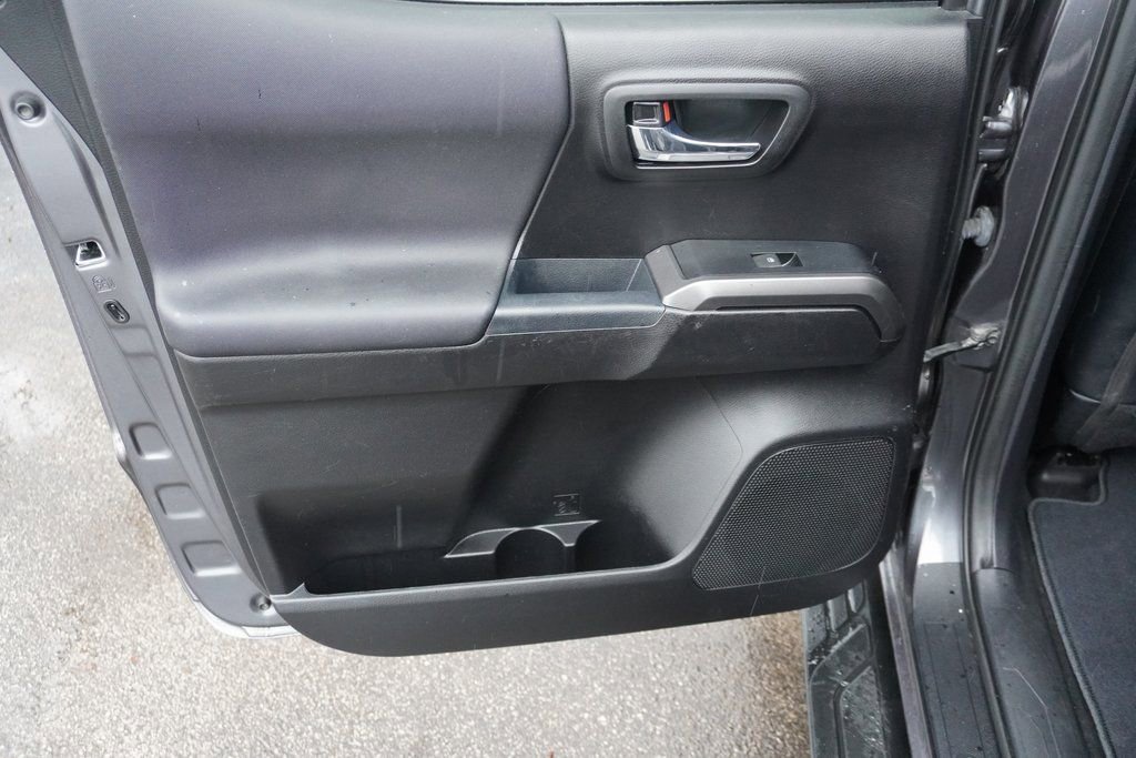 Used 2021 Toyota Tacoma TRD Sport image 30