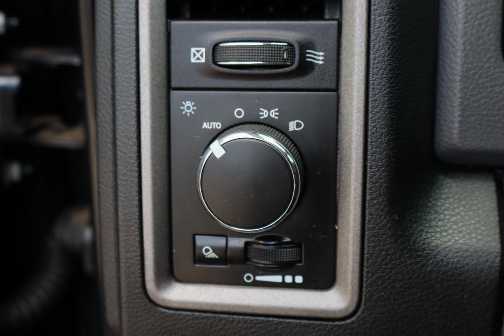 Used 2015 RAM 3500 Tradesman w/ Chrome Appearance Group image 21