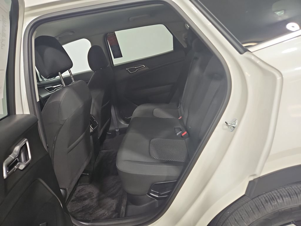 Used 2024 Kia Sportage LX AWD/4WD image 24