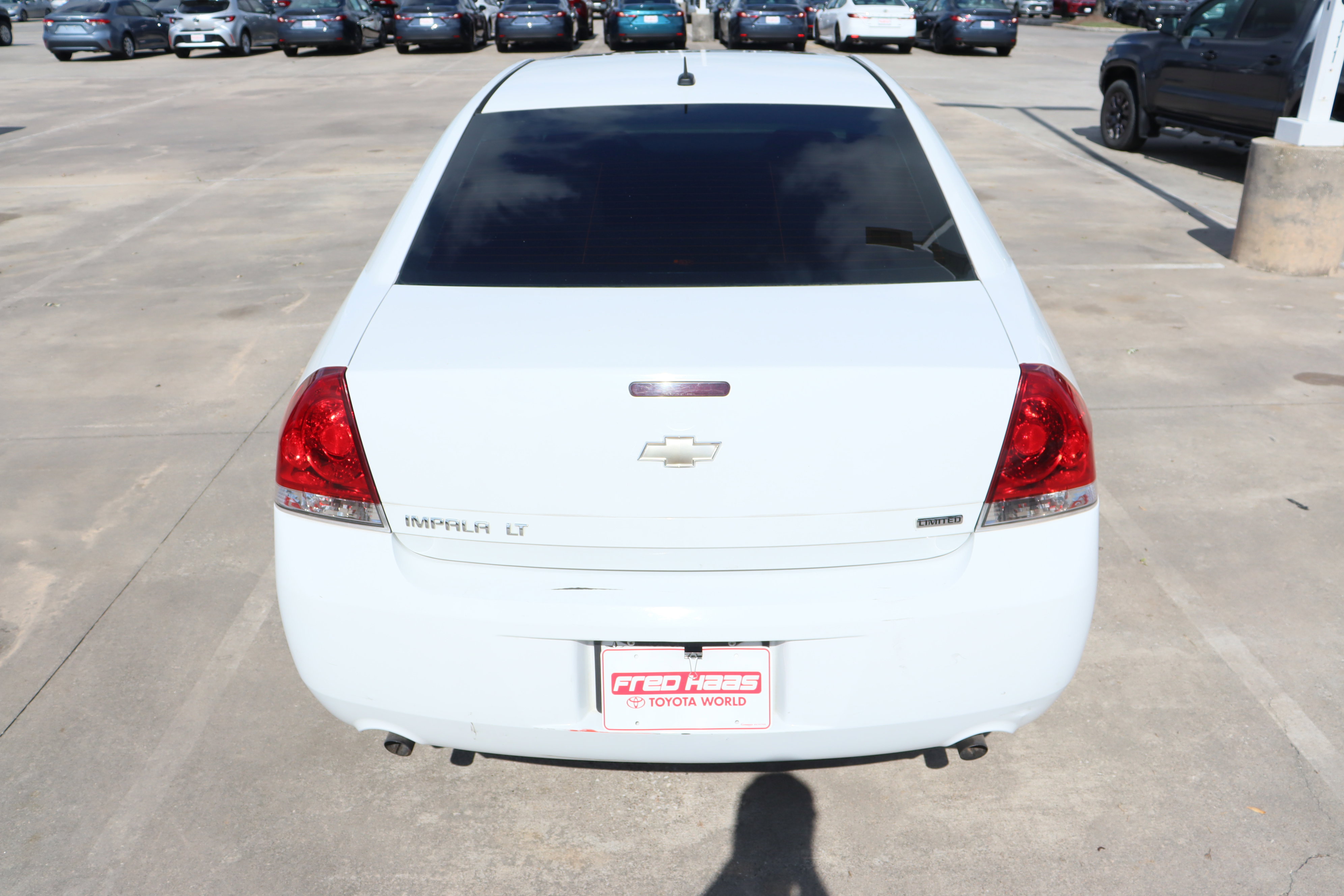 Used 2014 Chevrolet Impala LT w/ LT Sunroof Package FWD image 9