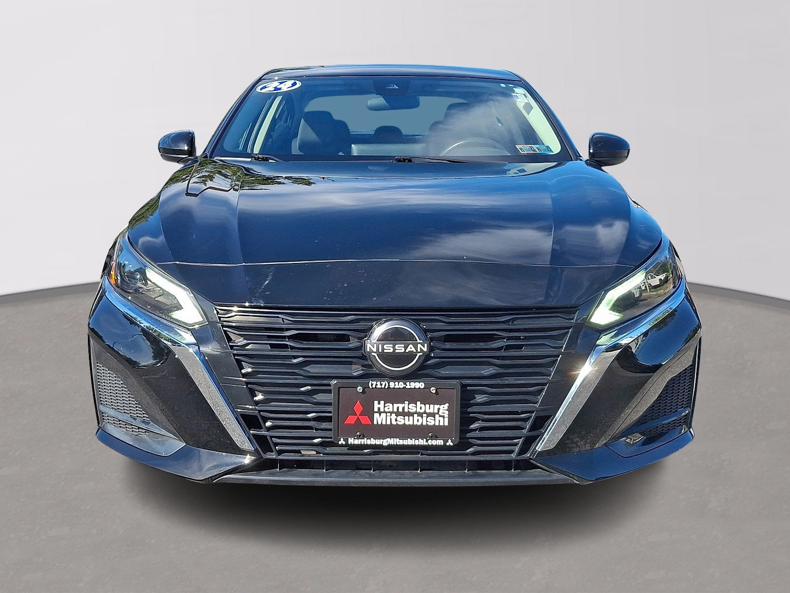 Used 2024 Nissan Altima 2.5 SV w/ SV Premium Package FWD image 2